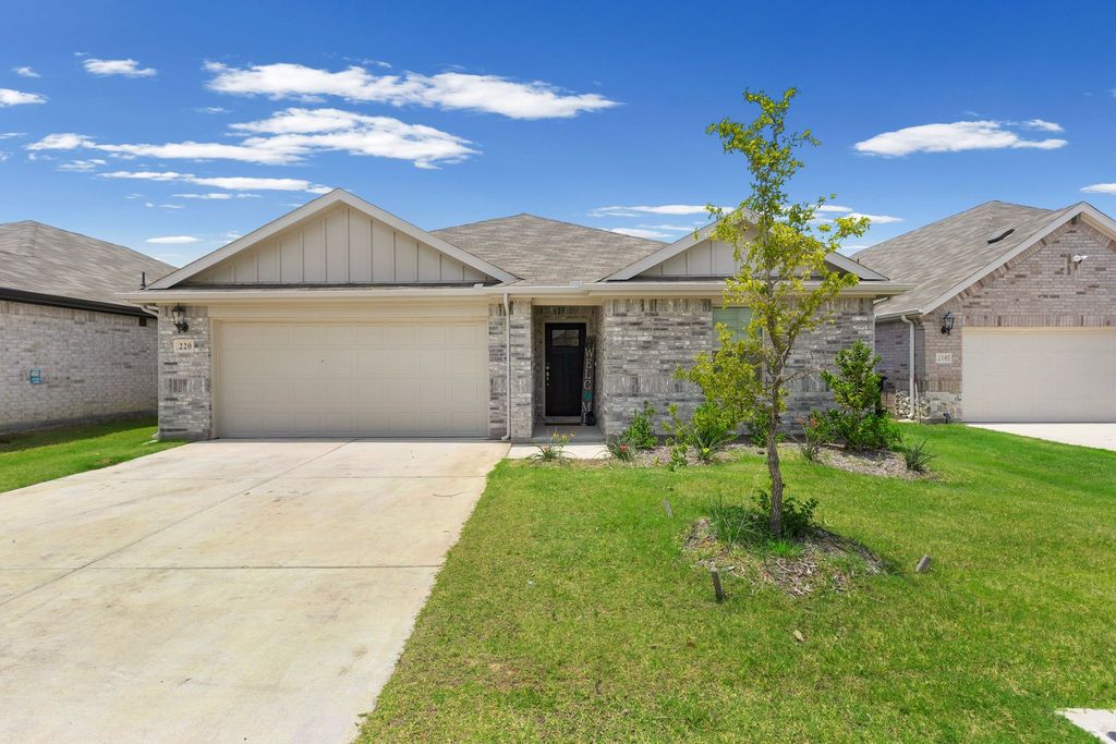 220 Sugarlands Drive, Greenville, TX 75402
