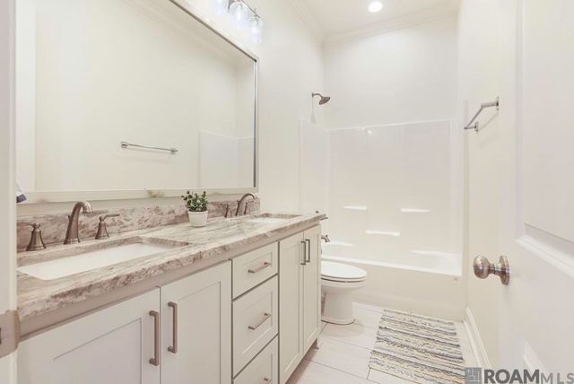 4925 Crestfield Way, Gonzales, LA 70737