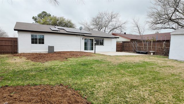 1321 Palisades Drive, Lewisville, TX 75067