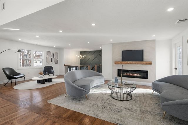 54 Highland Glen Dr, Randolph, MA 02368