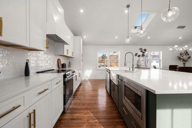 54 Highland Glen Dr, Randolph, MA 02368