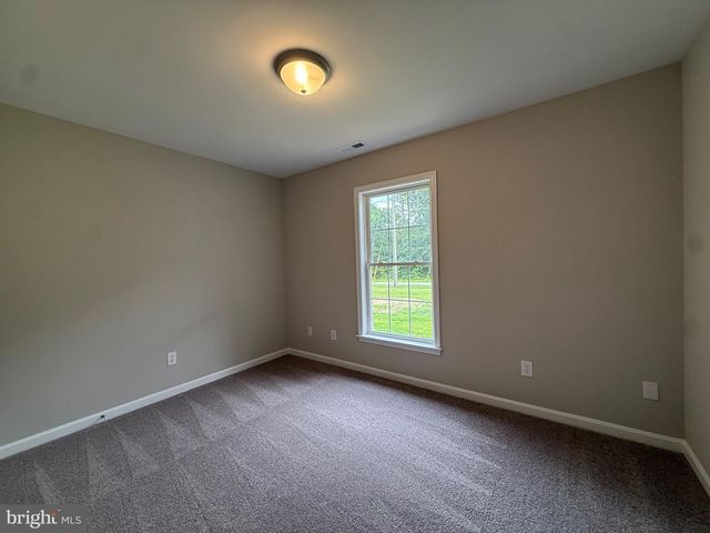 185 WOODBERRY DR, Montross, VA 22520