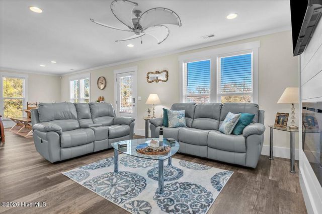 129 N Middleton Avenue, Oak Island, NC 28465