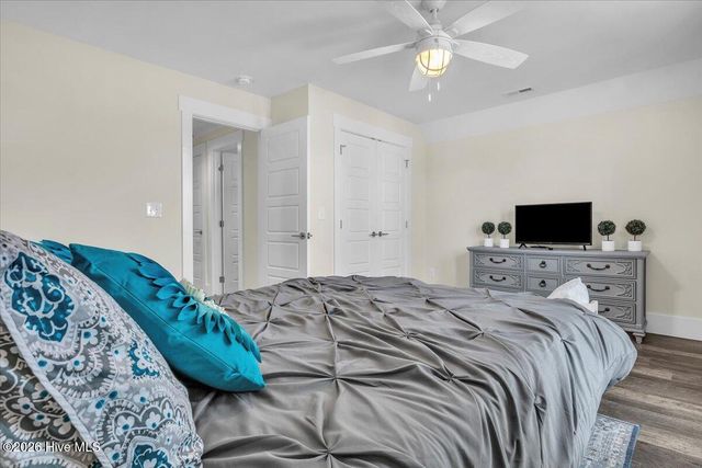 129 N Middleton Avenue, Oak Island, NC 28465