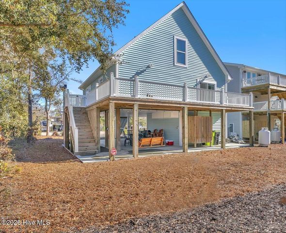 129 N Middleton Avenue, Oak Island, NC 28465