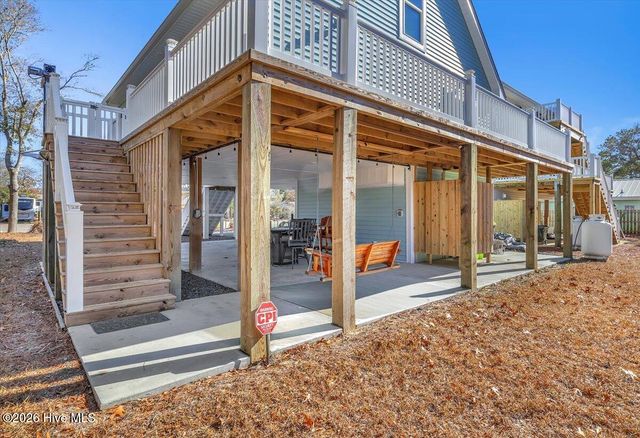 129 N Middleton Avenue, Oak Island, NC 28465