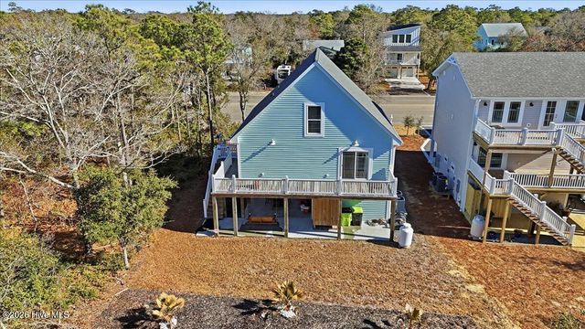 129 N Middleton Avenue, Oak Island, NC 28465