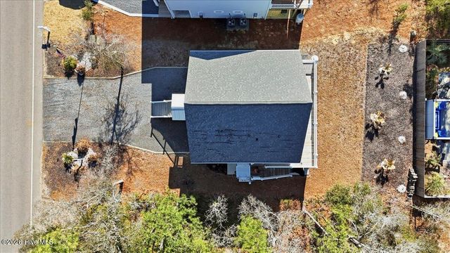 129 N Middleton Avenue, Oak Island, NC 28465