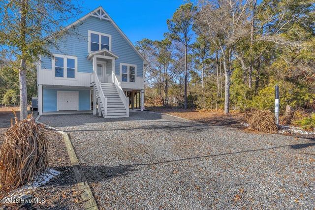 129 N Middleton Avenue, Oak Island, NC 28465