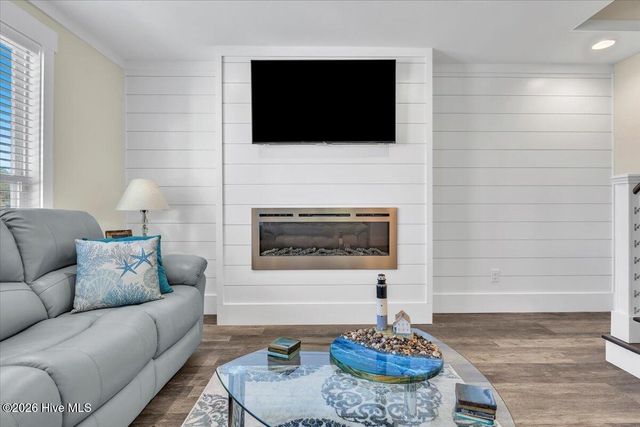 129 N Middleton Avenue, Oak Island, NC 28465