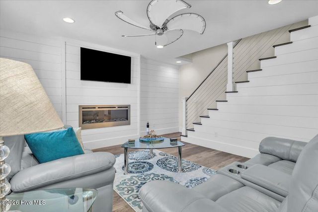 129 N Middleton Avenue, Oak Island, NC 28465