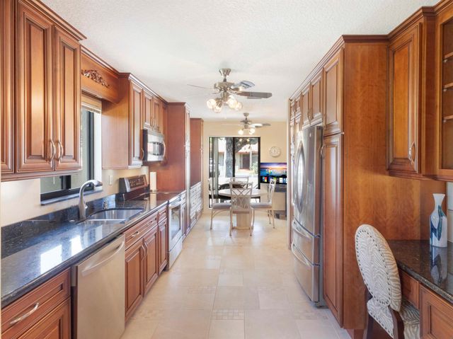 177 SE 7th Street, Deerfield Beach, FL 33441