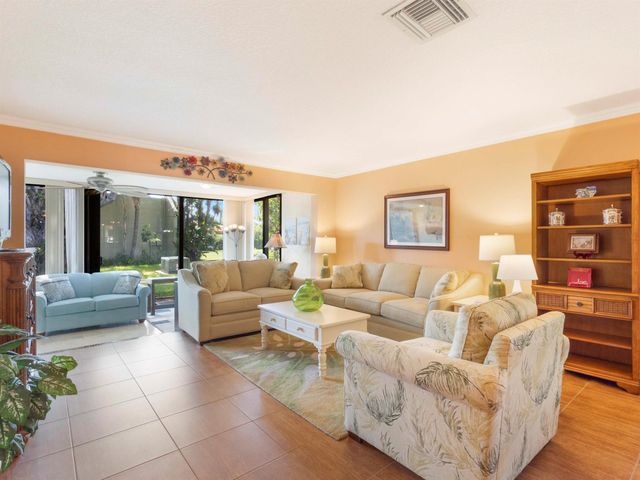 177 SE 7th Street, Deerfield Beach, FL 33441