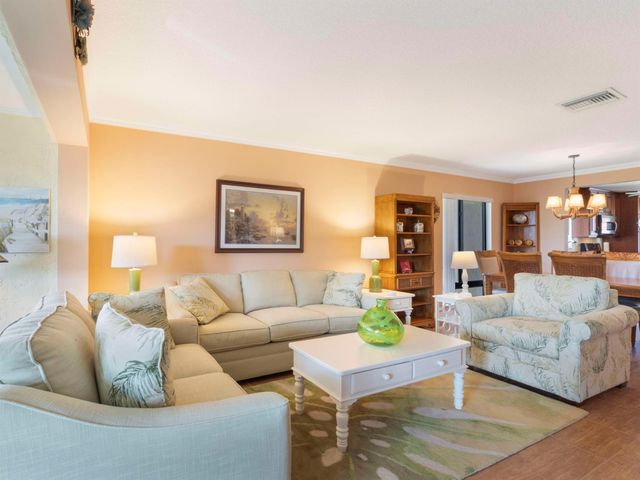 177 SE 7th Street, Deerfield Beach, FL 33441