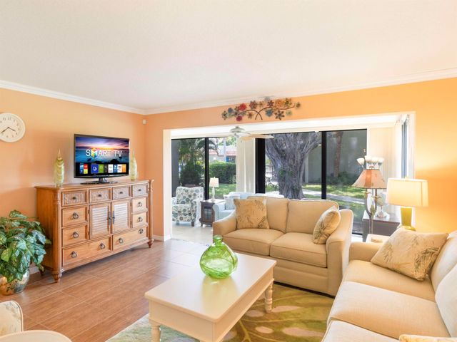 177 SE 7th Street, Deerfield Beach, FL 33441