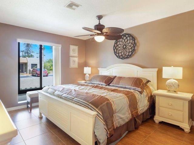 177 SE 7th Street, Deerfield Beach, FL 33441