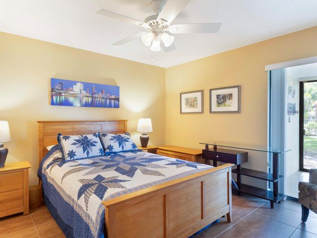 177 SE 7th Street, Deerfield Beach, FL 33441