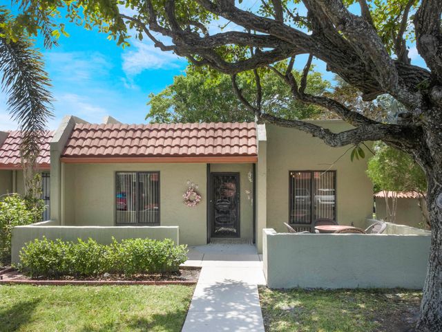 177 SE 7th Street, Deerfield Beach, FL 33441