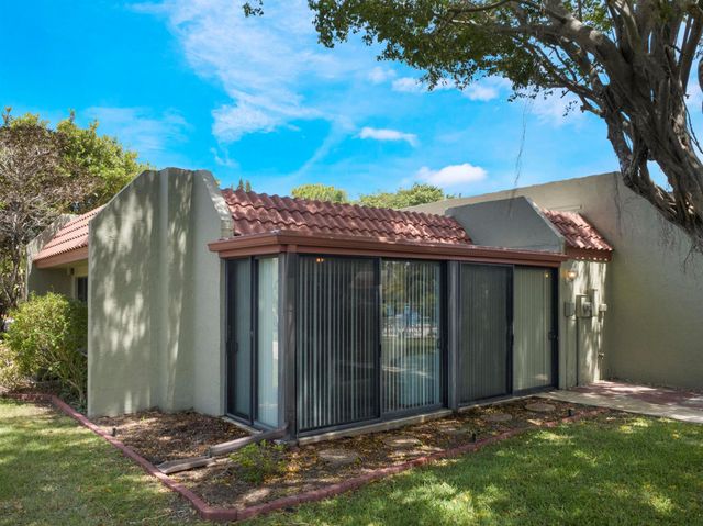 177 SE 7th Street, Deerfield Beach, FL 33441