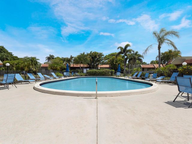 177 SE 7th Street, Deerfield Beach, FL 33441