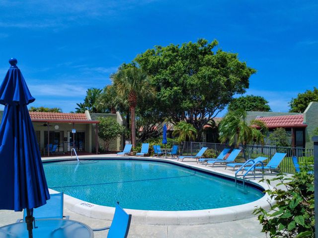 177 SE 7th Street, Deerfield Beach, FL 33441