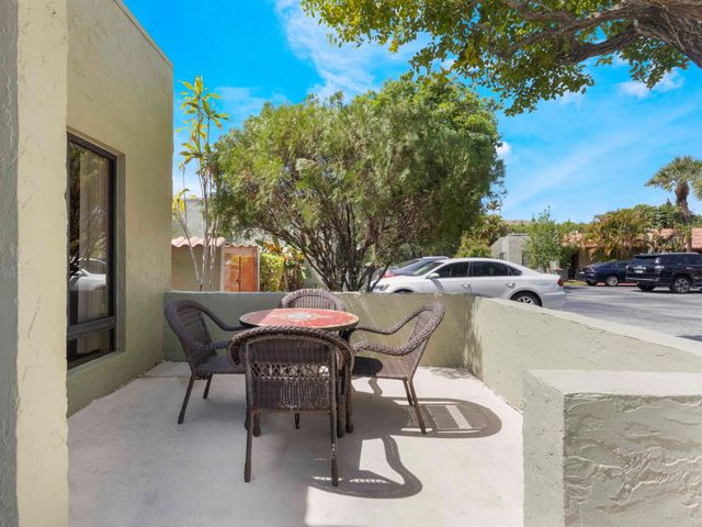 177 SE 7th Street, Deerfield Beach, FL 33441