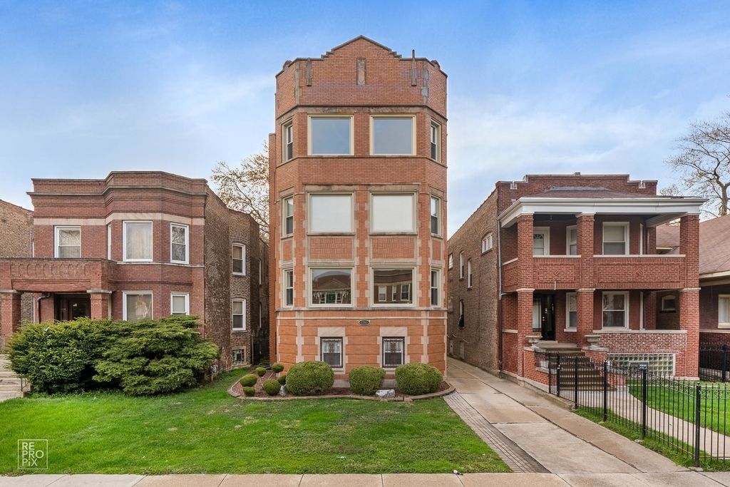 7751 S Saginaw Avenue 3, Chicago, IL 60649