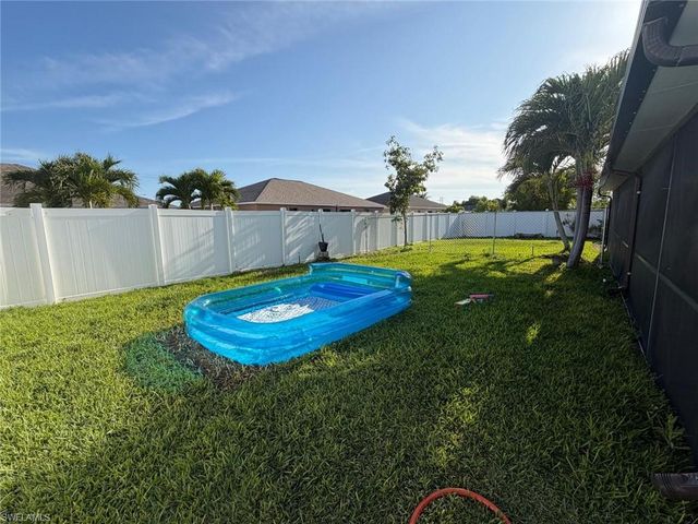 1630 SW 33rd TER, Cape Coral, FL 33914