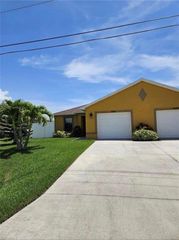 1630 SW 33rd TER, Cape Coral, FL 33914