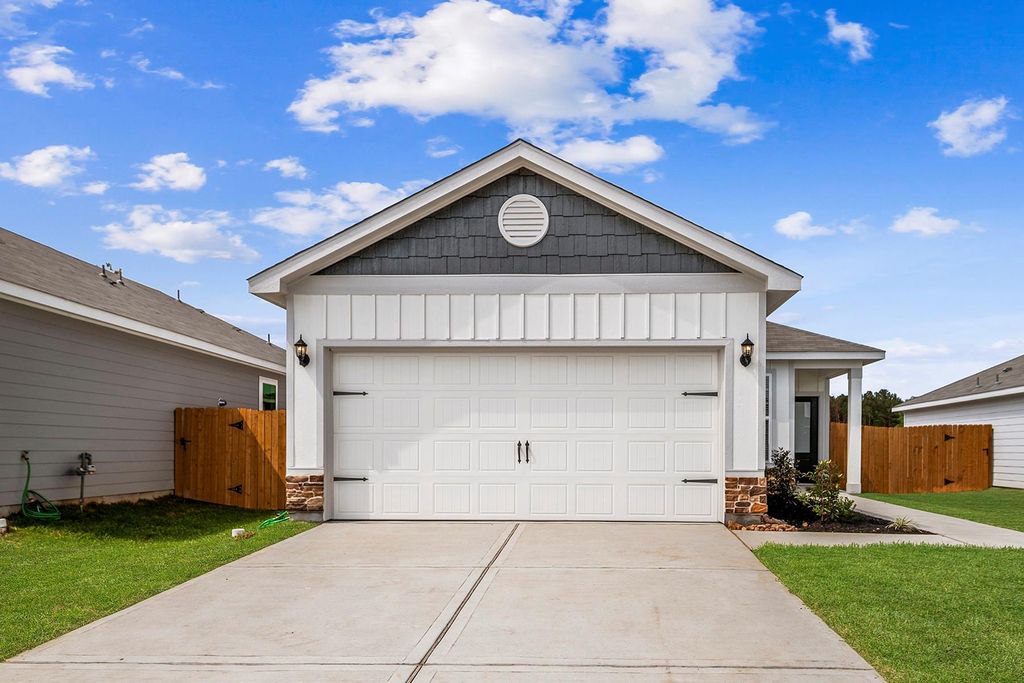 16422 Blossom Grove Drive, Conroe, TX 77303