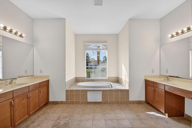 6068 Pond Bluff Court, Lake Worth, FL 33467