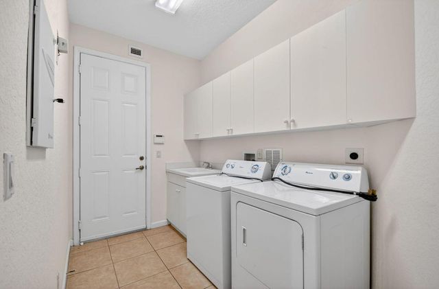 6068 Pond Bluff Court, Lake Worth, FL 33467