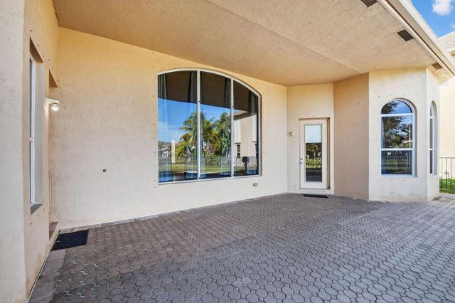 6068 Pond Bluff Court, Lake Worth, FL 33467