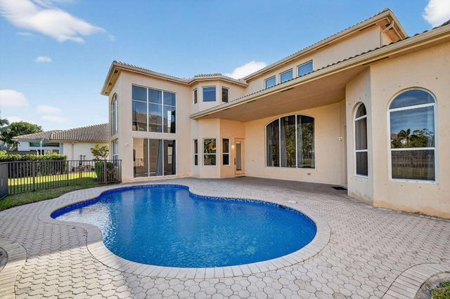 6068 Pond Bluff Court, Lake Worth, FL 33467