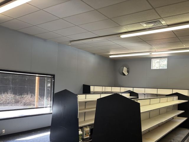 17 Maple Drive, Weott, CA 95571