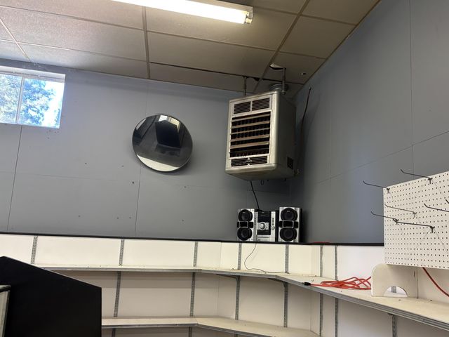 17 Maple Drive, Weott, CA 95571