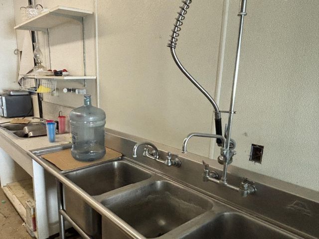 17 Maple Drive, Weott, CA 95571