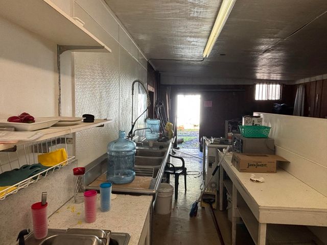 17 Maple Drive, Weott, CA 95571