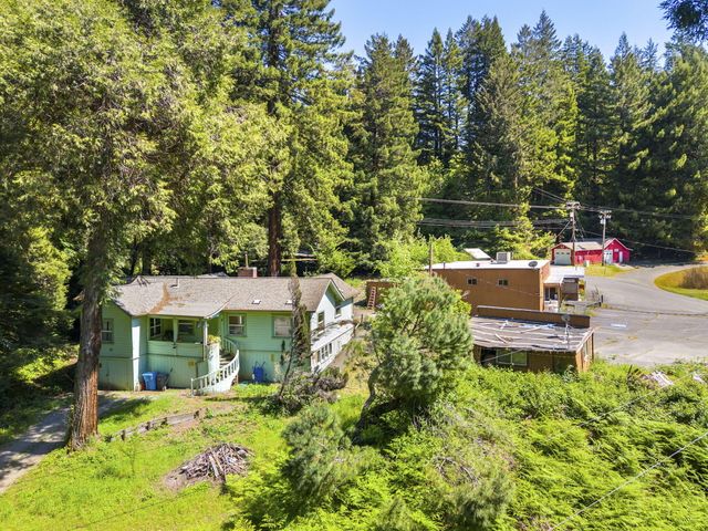 17 Maple Drive, Weott, CA 95571