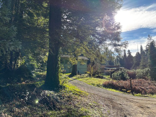 17 Maple Drive, Weott, CA 95571