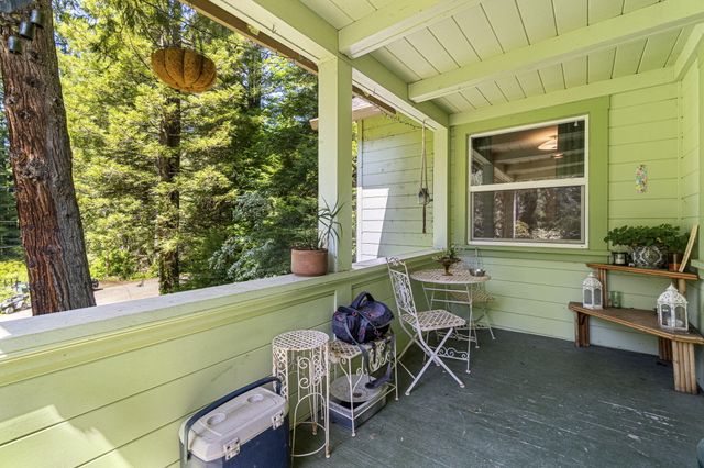 17 Maple Drive, Weott, CA 95571