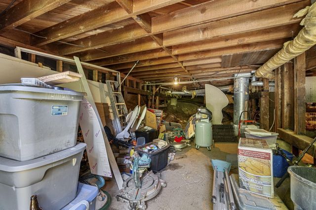 17 Maple Drive, Weott, CA 95571