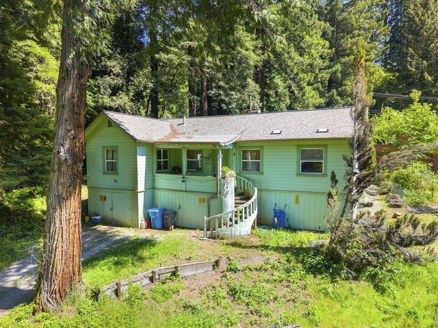 17 Maple Drive, Weott, CA 95571