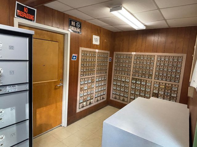 17 Maple Drive, Weott, CA 95571