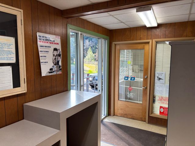 17 Maple Drive, Weott, CA 95571