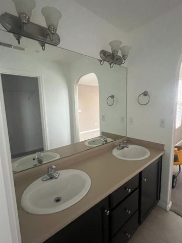 3611 Alcove Way, Clovis, CA 93619