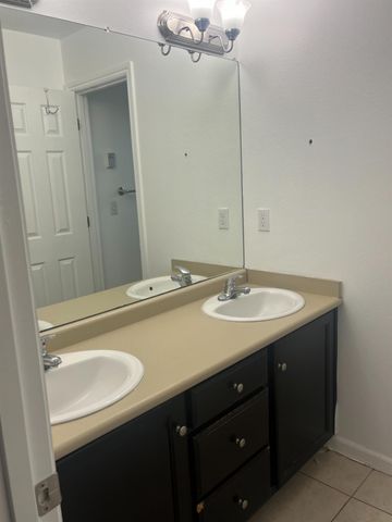 3611 Alcove Way, Clovis, CA 93619