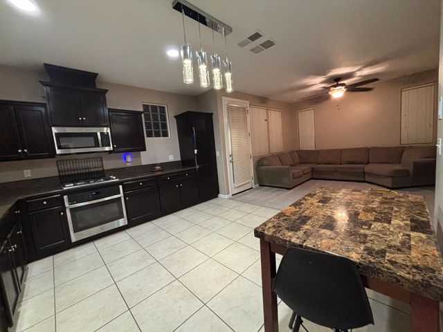 3611 Alcove Way, Clovis, CA 93619