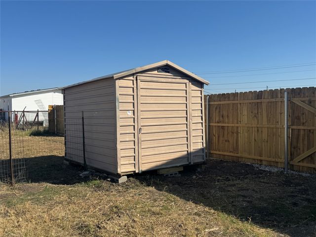 5809 Black Springs Lane, Joshua, TX 76058