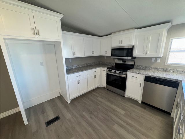 5809 Black Springs Lane, Joshua, TX 76058